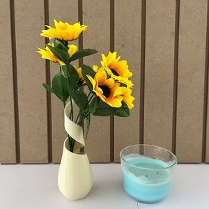 Minimalist Vase/ Florero minimalista